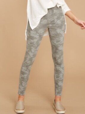 NEW Spanx Ankle Jean-ish Leggings Stone Wash Camo Medium M NWT Denim Jeans Pants